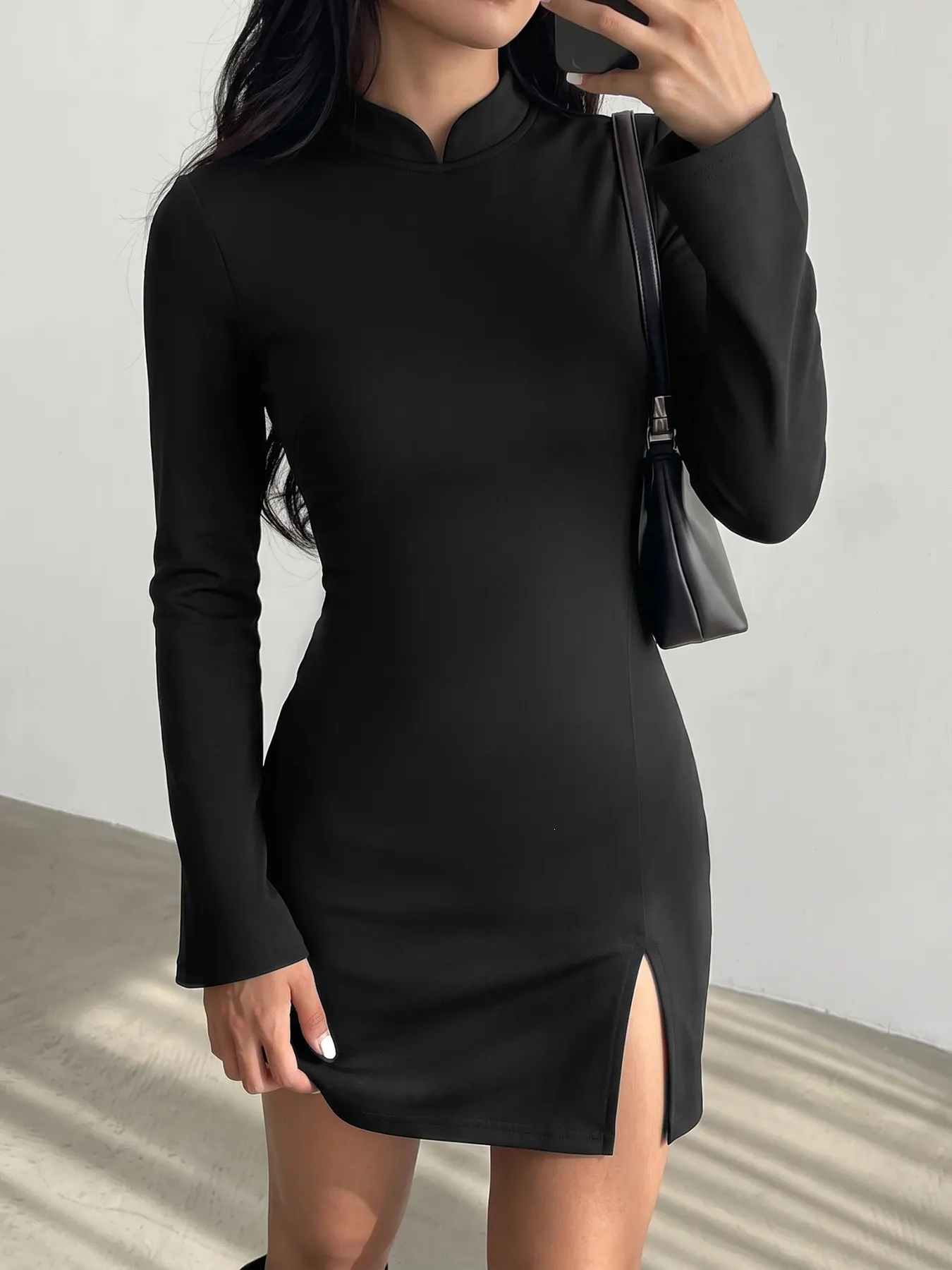 Cutout Back Long Sleeve Bodycon Mini Dress - Black